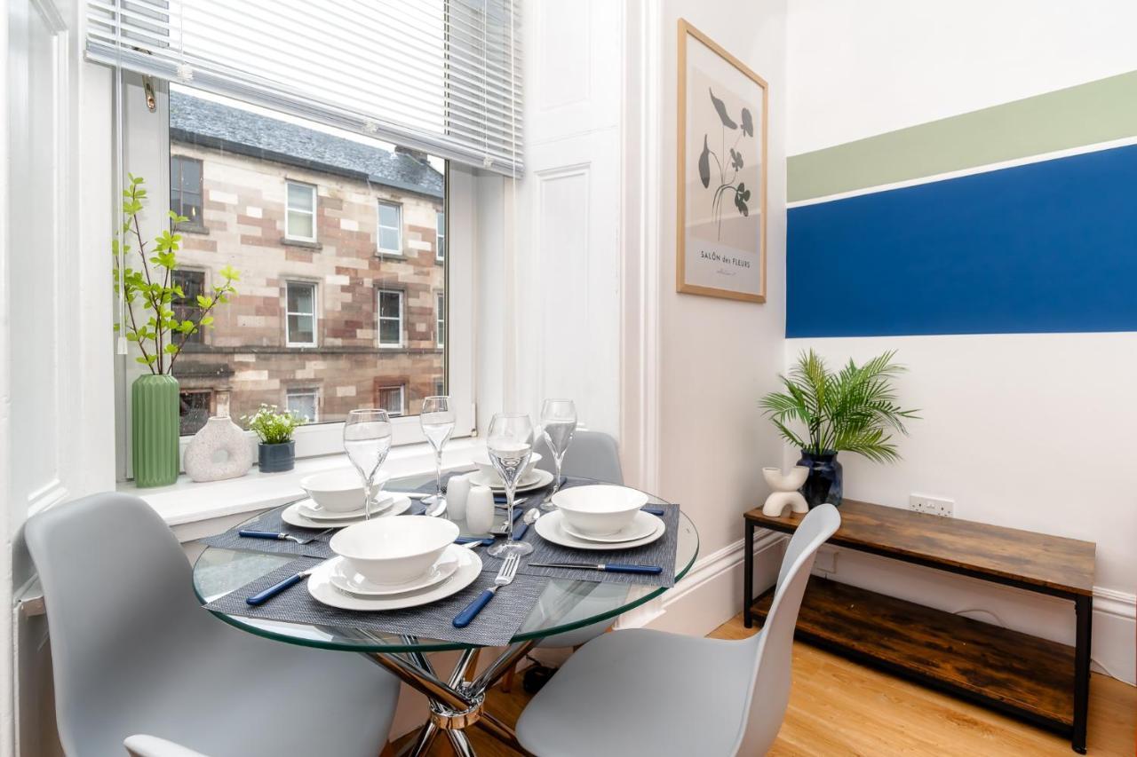 Cosy Retreat - Charming 2-Bed Apartment Гринок Экстерьер фото